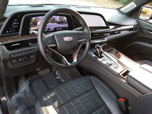 Used 2023 Cadillac Escalade Sport Platinum w/ LPO, ONYX Package image 13