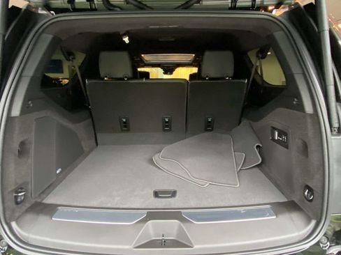 New 2026 Cadillac Escalade ESV V w/ LPO, ONYX Package AWD/4WD image 8
