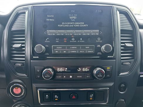 Used 2022 Nissan Titan SV w/ SV Convenience Package image 22