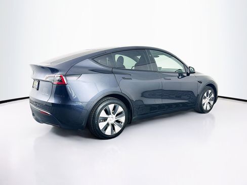 Used 2024 Tesla Model Y Long Range AWD/4WD image 9