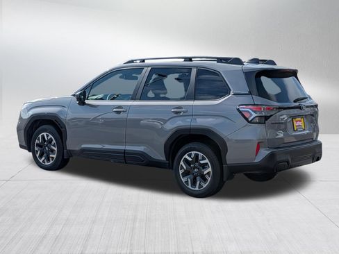 Used 2025 Subaru Forester Premium image 5