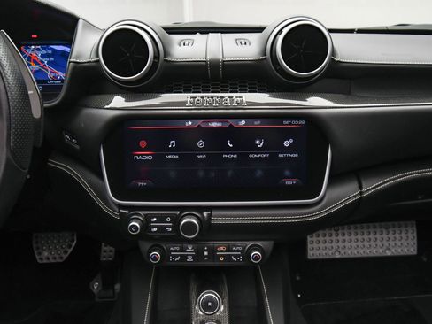 Used 2019 Ferrari Portofino image 46