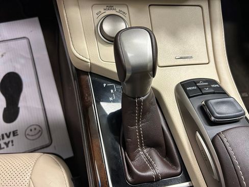 Used 2016 Lexus ES 350 w/ Luxury Package w/Wood Trim FWD image 15