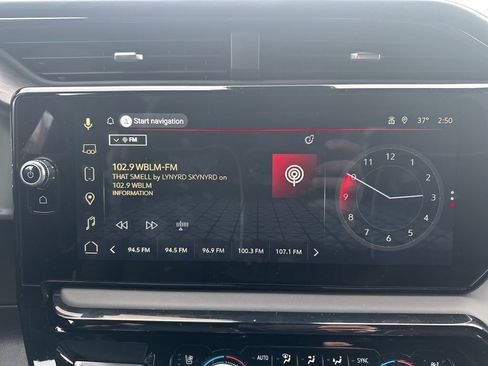 Used 2025 GMC Sierra 2500 AT4X image 24