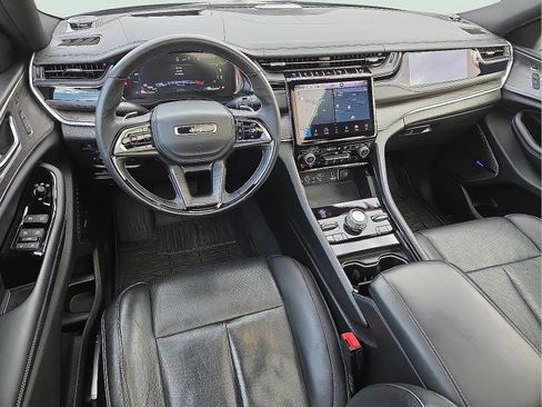 Used 2023 Jeep Grand Cherokee Overland w/ Advanced Protech Group III image 11