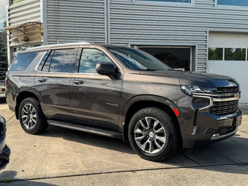 Used 2021 Chevrolet Tahoe LT w/ LT Signature Package AWD/4WD image 2