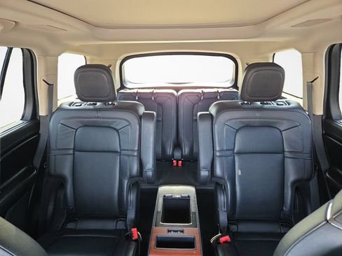 Used 2021 Lincoln Aviator Reserve w/ Equipment Group 208A RWD image 37
