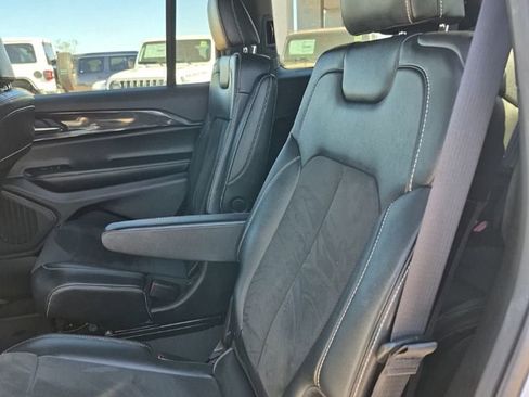 Used 2023 Jeep Grand Cherokee L Laredo AWD/4WD image 26