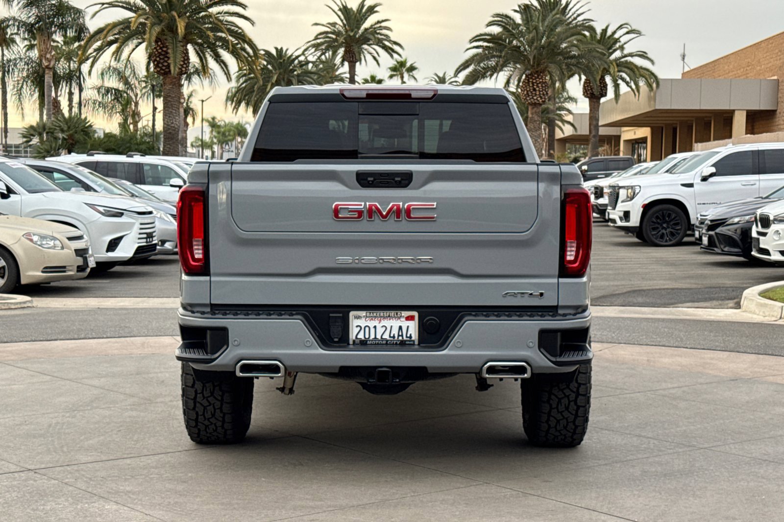 Used 2024 GMC Sierra 1500 AT4 w/ AT4 Premium Package AWD/4WD image 5