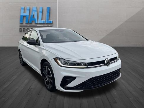 Certified 2025 Volkswagen Jetta Sport FWD image 8
