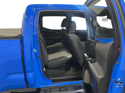 Used 2021 Toyota Tacoma TRD Sport AWD/4WD image 18