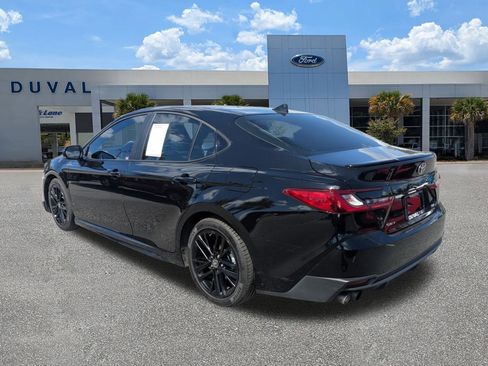 Used 2025 Toyota Camry SE image 6