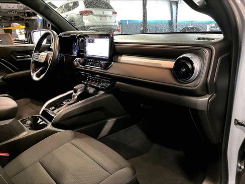 Used 2023 Chevrolet Colorado LT w/ LT Convenience Package II AWD/4WD image 13