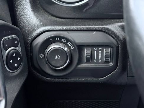 Used 2022 Jeep Wrangler Unlimited Sport AWD/4WD image 32
