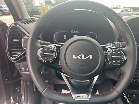 Used 2025 Kia Soul GT-Line FWD image 11