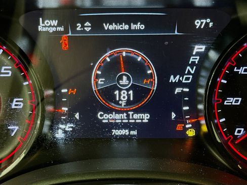 Used 2018 Dodge Charger SXT w/ Blacktop Package RWD image 16
