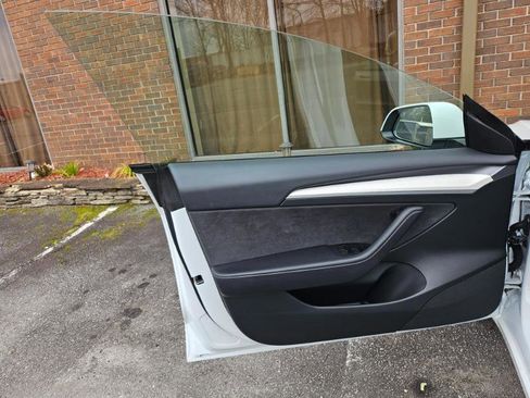 Used 2023 Tesla Model 3 Standard Range image 27