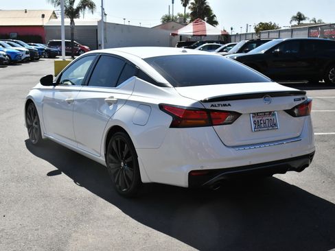 Used 2022 Nissan Altima 2.5 SR w/ Midnight Edition Package FWD image 6