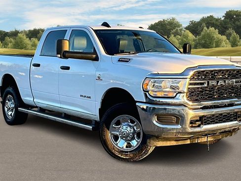Used 2022 RAM 2500 Tradesman w/ Chrome Appearance Group image 2