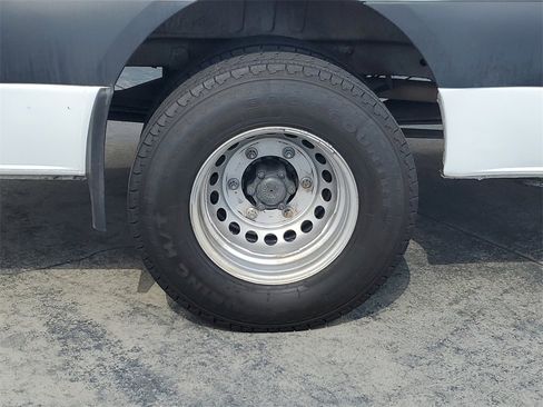 Used 2019 Freightliner Sprinter 3500 image 6