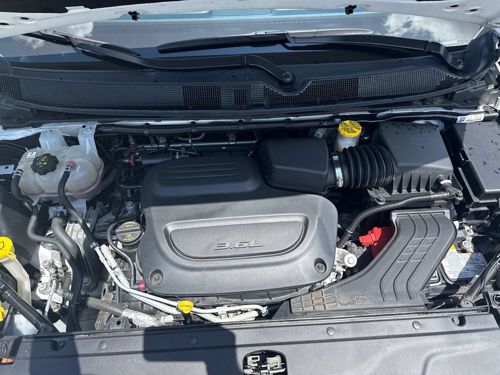 Used 2024 Chrysler Pacifica Touring-L w/ S Appearance Package FWD image 35