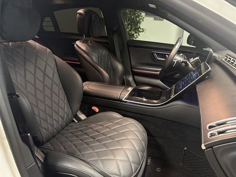 Used 2022 Mercedes-Benz S 580 4MATIC Sedan w/ AMG Line Package image 47