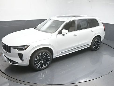 Used 2026 Volvo XC90 B6 Plus w/ Protection Package Premier image 45