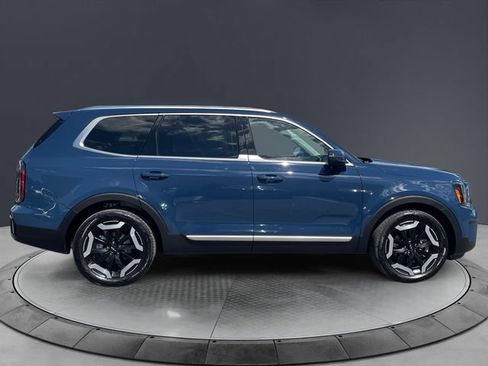 Used 2024 Kia Telluride EX w/ EX Captain's Chair Package AWD/4WD image 6
