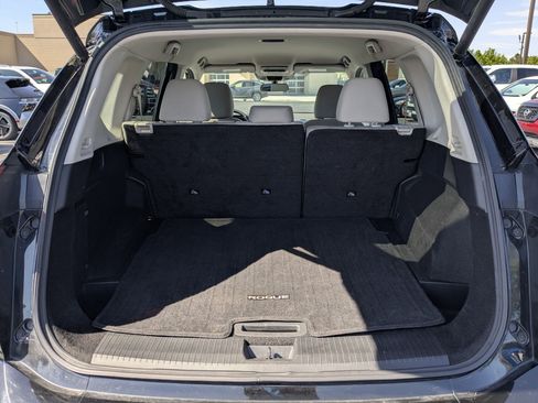 Used 2025 Nissan Rogue SV AWD/4WD image 31