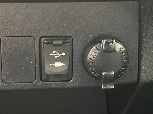 Used 2018 Toyota RAV4 Limited w/ Advanced Technology Package AWD/4WD image 24