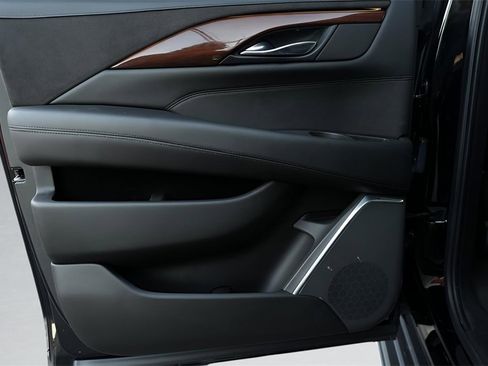 Used 2020 Cadillac Escalade ESV 4WD image 32