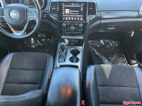 Used 2022 Jeep Grand Cherokee Laredo X RWD image 17