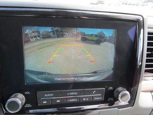 Used 2022 Nissan Frontier SV w/ Technology Package image 21