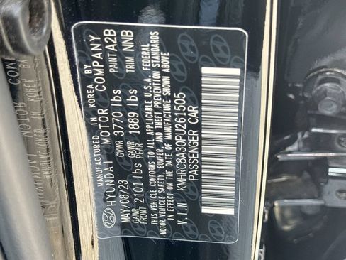 Used 2023 Hyundai Venue SEL w/ Cargo Package FWD image 27