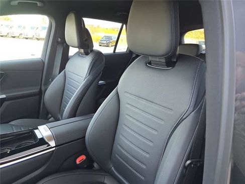 Used 2026 Mercedes-Benz GLC 300 4MATIC image 24