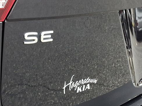 Used 2023 Volkswagen Tiguan SE R-Line image 30