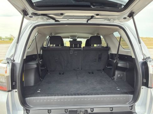 Used 2021 Toyota 4Runner SR5 AWD/4WD image 13
