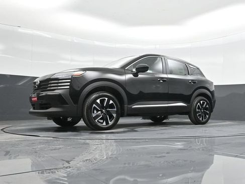Used 2025 Nissan Kicks SV w/ SV Premium Package AWD/4WD image 31