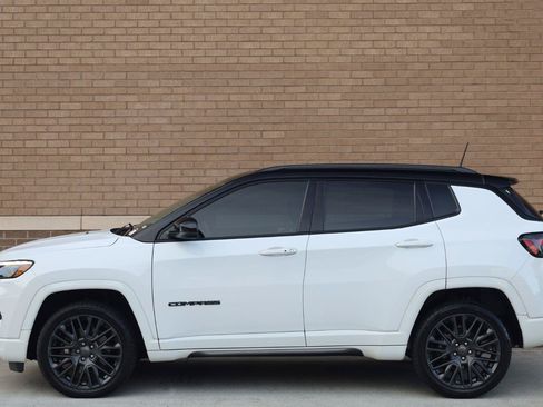 Used 2023 Jeep Compass High Altitude AWD/4WD image 2