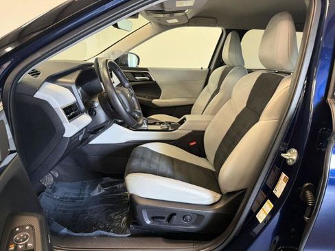 Used 2025 Mitsubishi Outlander SE FWD image 9