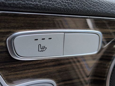 Used 2019 Mercedes-Benz C 300 Sedan image 24
