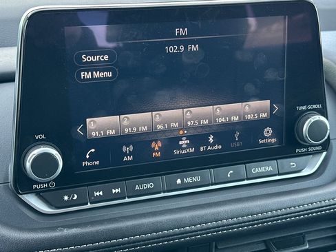 Used 2024 Nissan Rogue S image 25