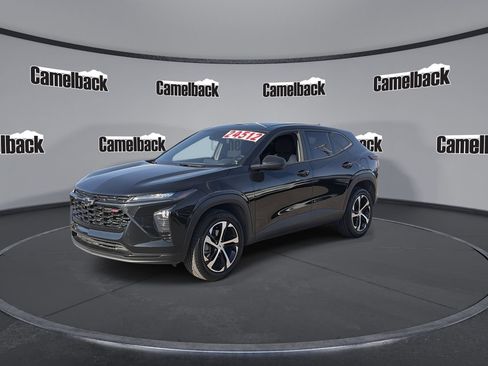 Used 2024 Chevrolet Trax RS w/ Driver Confidence Package FWD image 3