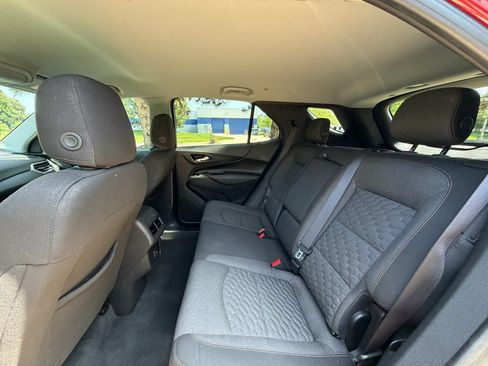 Used 2020 Chevrolet Equinox LT AWD/4WD image 17