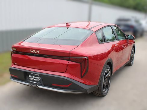 Certified 2025 Kia K4 EX FWD image 7