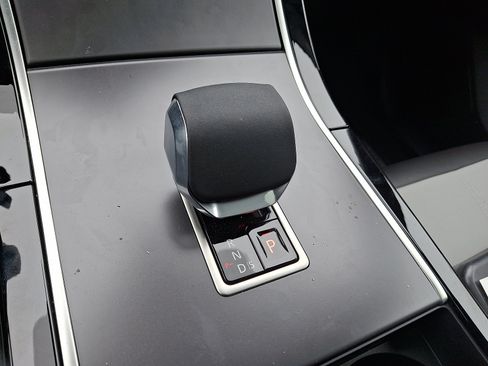 New 2026 Land Rover Range Rover Velar S AWD/4WD image 10