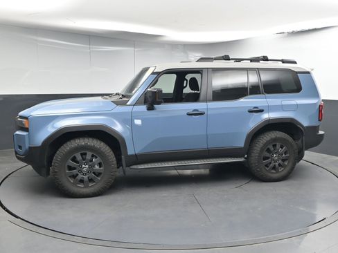 Used 2024 Toyota Land Cruiser image 5