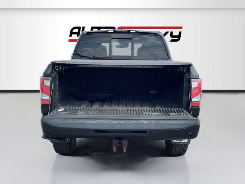 Used 2022 Nissan Titan PRO-4X w/ Pro-4x Convenience Package AWD/4WD image 27