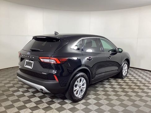 Used 2023 Ford Escape Active image 2