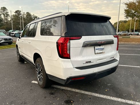 Used 2021 GMC Yukon XL AT4 w/ AT4 Premium Package image 7